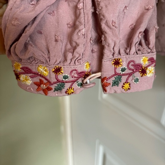 Solitaire Bohemian Floral Embroidered Top, Size Large - Picture 5 of 12